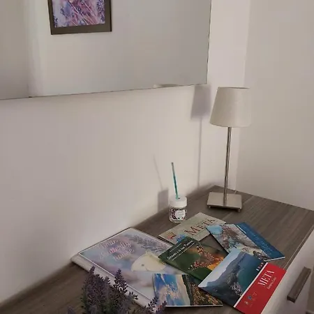 Apartment Butterfly Meta